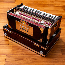 【Kartar Music House社製】ポップアップハルモニウム Calcuha 3ドローンタイプ - サブ4