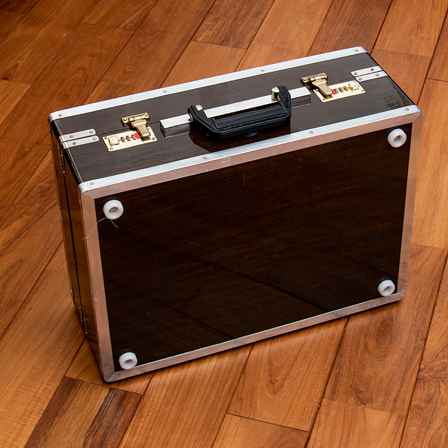 【Kartar Music House社製】ポップアップハルモニウム クイックアクセスタイプ SHANTA DURGA 12 - 蓋をするとスーツケース型になります。