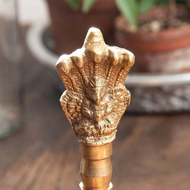 【1点物】ナーガとガルーダのハンドベル 寺院サイズ  高さ：21.5cm 1.1kg 3 - ガルーダとナーガがモチーフに。