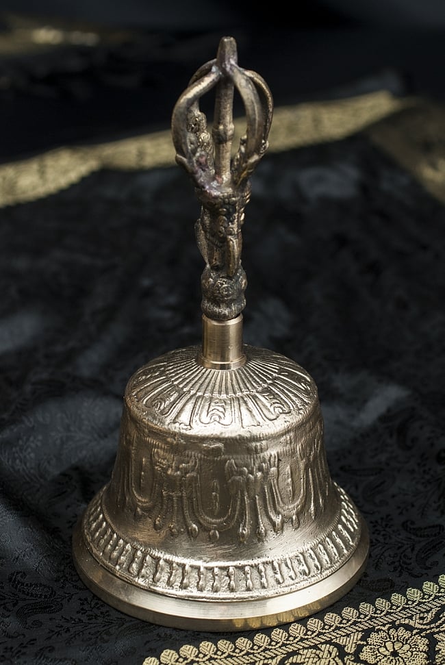 密教法具・金剛鈴(ガンター)と金剛杵(ヴァジュラ)のセット【20cm】 2 - ガンターの全体をみてみました。