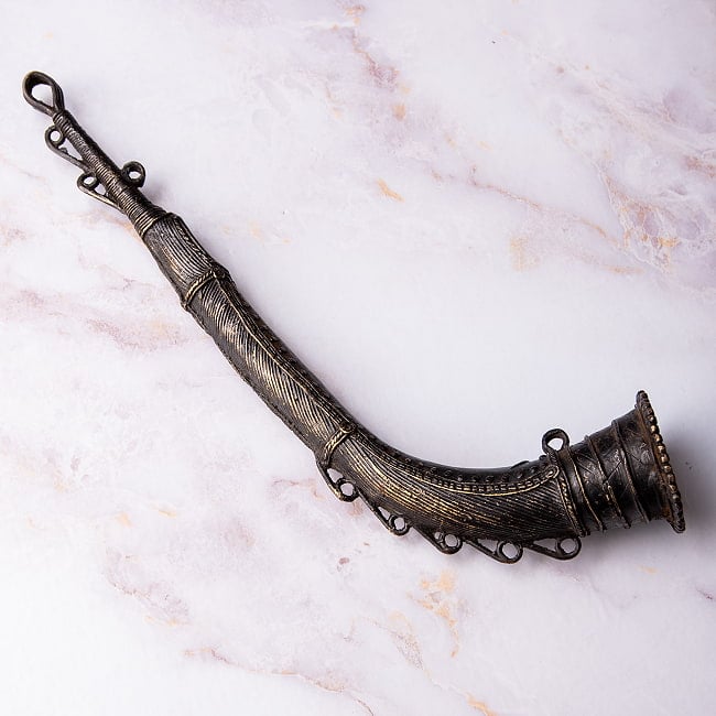 トゥラヒ（turahi）  ドクラ鋳造のメタルホーン インドの民俗ラッパ 32cm 6 - インテリアにもおすすめです。