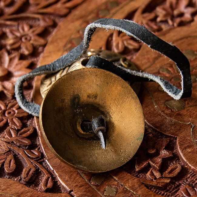 オンマニペメフム柄 ディンシャ【約4.5cm】 3 - 裏面をみてみました。