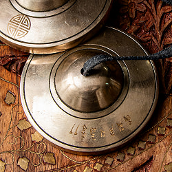 【最高級品質】スーペリア ディンシャ 真言彫り 特大 直径：約8.7cm 640g程度 - サブ2