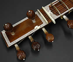 木製シタール 7弦 ケース付き　ジャンク品 木製シタール 7弦 ケース付き ジャンク品 木製シタール 7弦