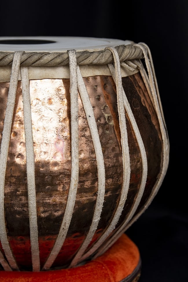 [インド品質]タブラ フルセット 銅・槌目仕上げ 5 - グラマラスな造形が美しいインドの打楽器です。