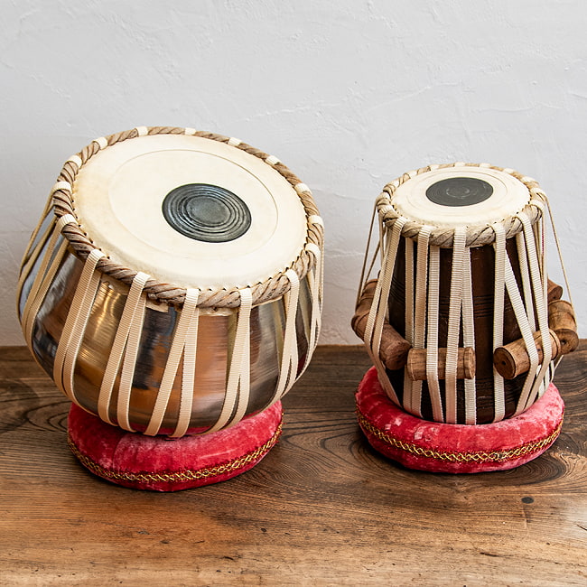 【鑑賞用・音は出ます】タブラ フルセット スティールの写真1枚目です。タブラとバヤンの全体写真です。タブラ,タブラ CD,タブラ DVD,タブラ 教則,インド 打楽器,打楽器,民族楽器