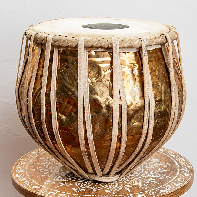 バヤン（ブラス） － 単体・ワケアリの写真1枚目です。重さ4kgほどある立派なダヤンです。タブラ,タブラ CD,タブラ DVD,タブラ 教則,インド 打楽器,打楽器,民族楽器