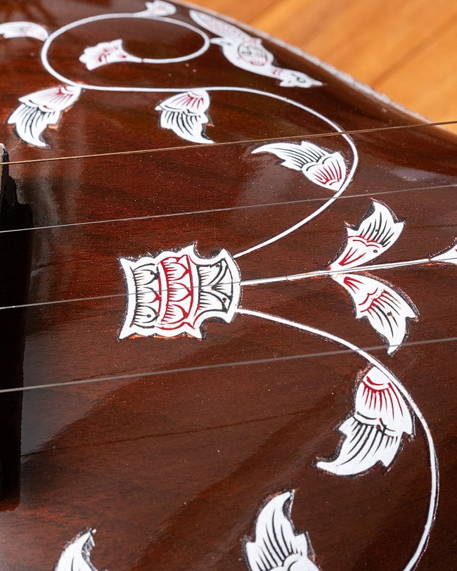 タンプーラ 〔全長約130cm〕 インド古典音楽 声楽用ドローン楽器 ハードケース付き 13 - 拡大写真です