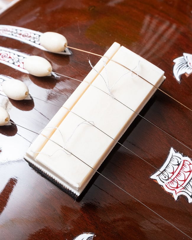 タンプーラ 〔全長約130cm〕 インド古典音楽 声楽用ドローン楽器 ハードケース付き 15 - 拡大写真です