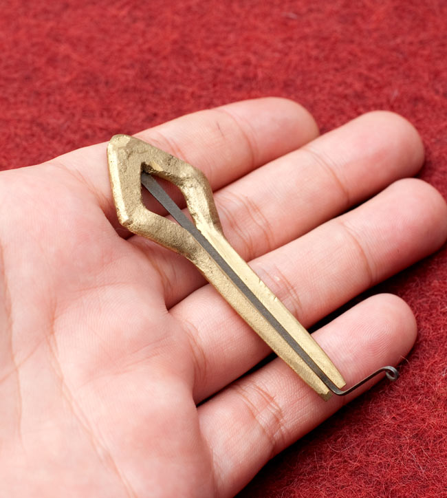ネパールの真鍮製口琴 - 菱型[約6.5cm] の通販 - TIRAKITA.COM