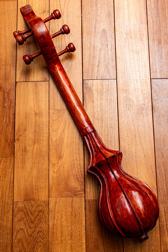 トゥンナ tungna ネパール伝統の弦楽器 8 - 1：クラシックの背面です。