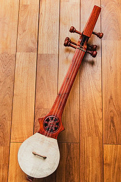 トゥンナ tungna ネパール伝統の弦楽器
