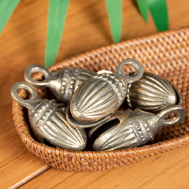 【5個セット】 インドの鈴　アーモンド・グングル　【5.5cm】 6 - 複数あると音に厚みが増して賑やかになります