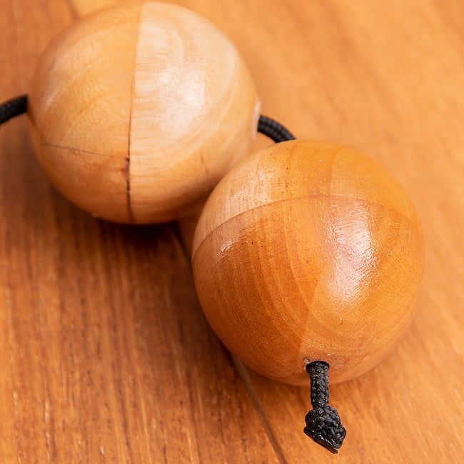 【2個セット】アサラト【木目】 3 - 紐の間で動くようになっています