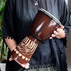 〔高さ：約30cm〕木彫りされた立体感ある模様が魅力的なジャンベ｜バリ島の手彫り民族楽器・コンパクトサイズの木製パーカッション - サブ2