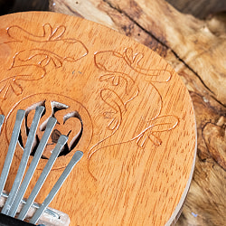 〔少し大きめ〕7弦 ココナッツカリンバ〔彫り模様入り〕 - サブ4