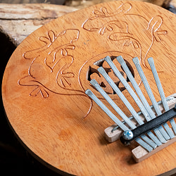 〔少し大きめ〕7弦 ココナッツカリンバ〔彫り模様入り〕 - サブ5
