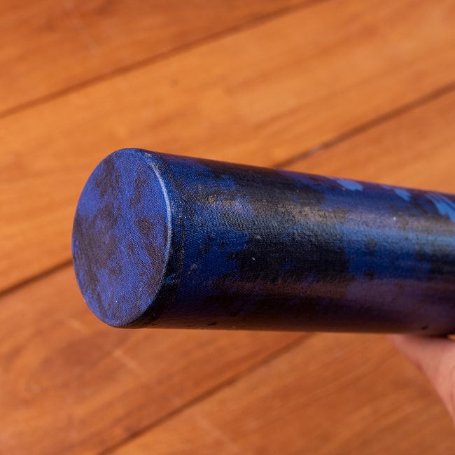 レインスティック 雨音がする民族楽器(100cm、PVC【ブルー・伝統模様】) 5 - 縁の部分です