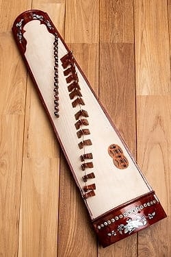 ベトナムの琴（ダン・トラン） - 螺鈿装飾付きの商品写真