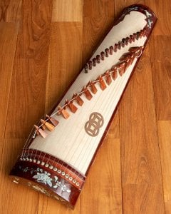 ベトナムの琴（ダン・トラン）