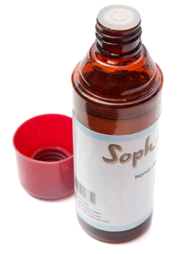 【Sophies】シーシャ・フレーバーリキッド - Wild Cinnamon 3 - 蓋を開けたところです。100ml入っております。