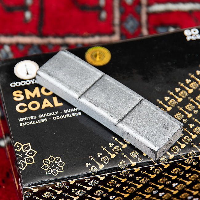 シーシャの炭 シルバーチャコール - 60個入り 樹脂香にもオススメ 5 - 切れ目の入ったスティックタイプのチャコールが入っています。