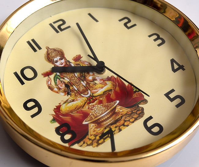 神様壁掛時計 - Laxmi - ラクシュミー【インド現地クオリティ】 5 - 写真では分かりづらいのですが、神様が印刷されている紙はところどころ浮いています