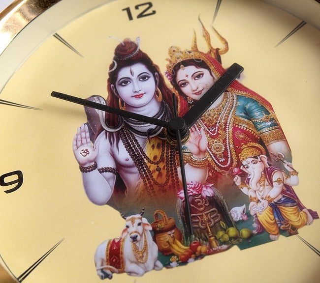 神様壁掛時計 -  Shiva Ganesh Parbati -シヴァ ガネーシャ パールバティ【インド現地クオリティ】 6 - 写真では分かりづらいのですが、神様が印刷されている紙はところどころ浮いています
