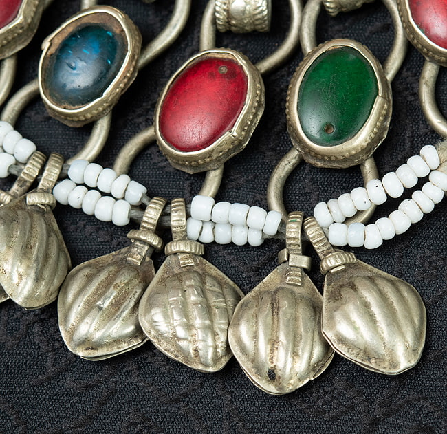 【一点物】クチ族のアンティーク ペンダント - トライバルジュエリー 4 - アップにしてみました