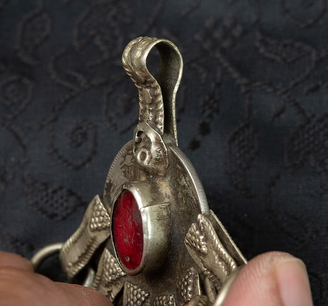 【一点物】クチ族のアンティーク ペンダント - トライバルジュエリー 5 - 糸が通せる穴が空いています