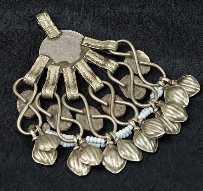 【一点物】クチ族のアンティーク ペンダント - トライバルジュエリー 6 - 裏面です