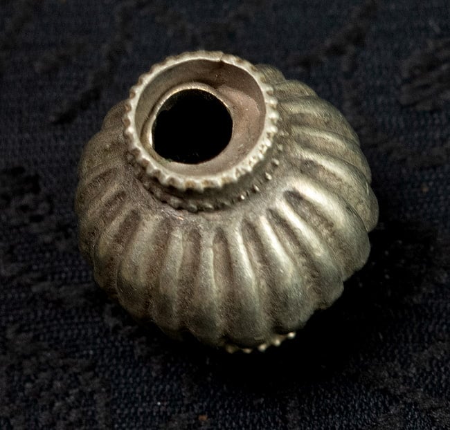 クチ族のビンテージ ビーズ - トライバルジュエリー 3 - アップにしてみました