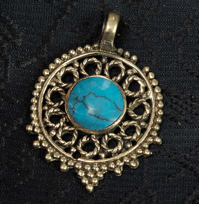 【一点物】クチ族のペンダントトップ - トライバルジュエリー 2 - 全体写真です