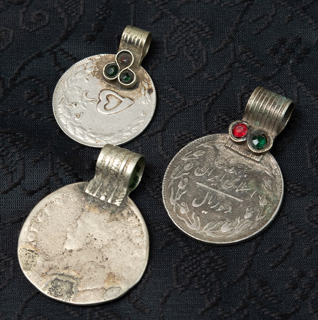 オールドコインを使ったボタン - トライバルジュエリー 【15枚セット】の写真1枚目です。アフガニスタンのオールドコイン ジュエリーですクチ族,クチジュエリー,kuchi,クチ,トライバル,トライバルジュエリー,ベリーダンス