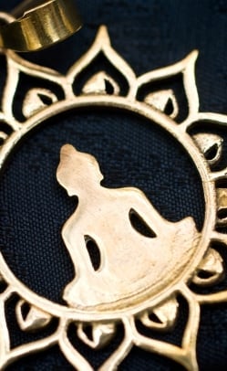 ブッダのゴールドペンダントトップ - サブ3