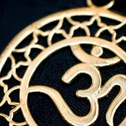 オーンのゴールドペンダントトップ-直径約3.5cm - サブ3