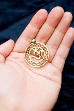 オーンのゴールドペンダントトップ-直径約3.5cm - サブ5