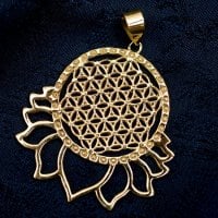Flower of Life　蓮ふちどりのゴールドペンダントトップ -約5cmx4.5cm(ID-ACS-284)
