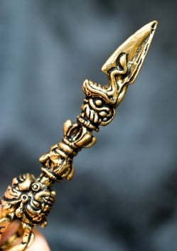 ヴァジュラのゴールドペンダントトップ -直径約6cm - サブ2