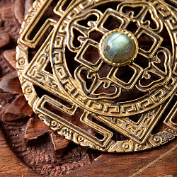 ストーン付き　マンダラのゴールドペンダントトップ(各色アソート)　 -直径約5cm - サブ4