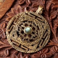 ストーン付き　マンダラのゴールドペンダントトップ(各色アソート)　 -直径約5cm(ID-ACS-287)