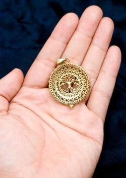生命の木　Tree of Life のゴールドペンダントトップ -直径約4cm - サブ5