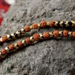 ルドラクシャとゴールドのブレスレット - サブ3