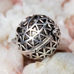 【全2色】エスニック文様のガムランボール ペンダントトップ - トライアングル - サブ2