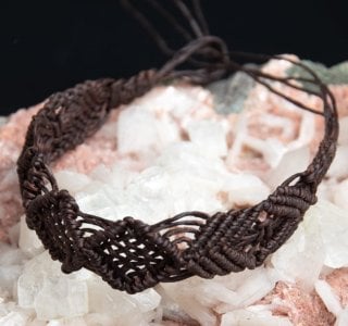 シンプル マクラメ編みブレスレット