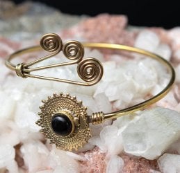 天然石とぐるぐるのメタルバングル(ID-ACS-377)