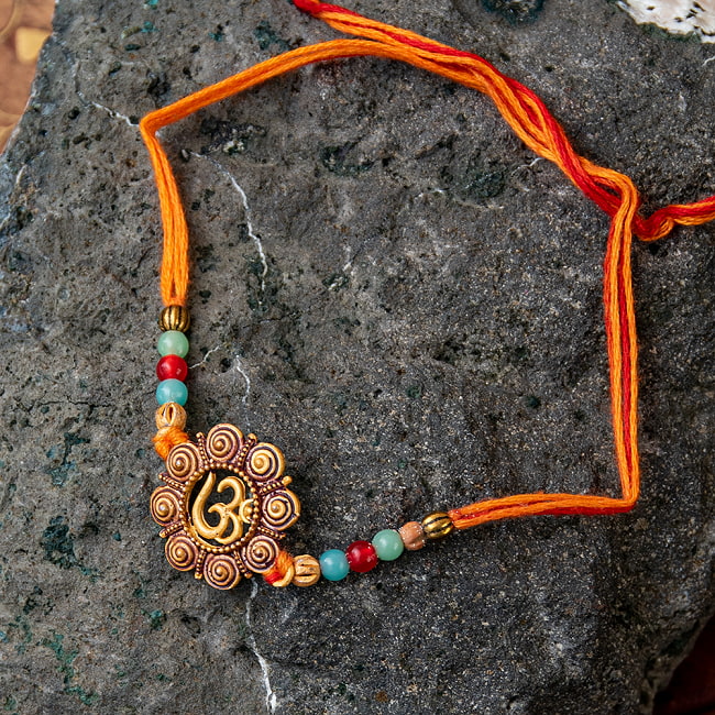 ラーキー - インドの紐ブレスレット オーンの写真ブレス, ブレスレット,アンクレット,ラクシャバンダン,Rakhi Bandhan