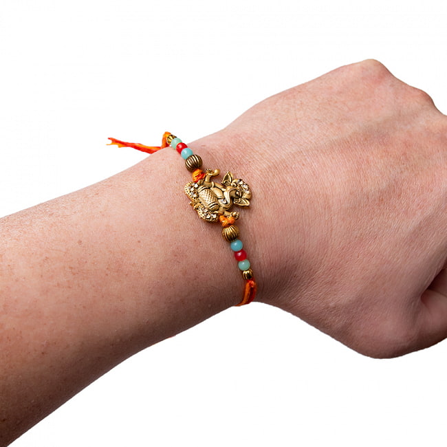 ラーキー - インドの紐ブレスレット ガネーシャ 5 - これくらいのサイズ感になります。