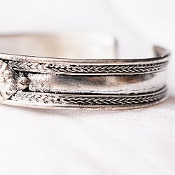 神秘の国ネパールで作られた　天然石のメタルブレス　フリーサイズ - サブ4