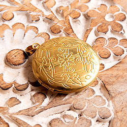 インド伝統模様　ロケットペンダント - サブ2